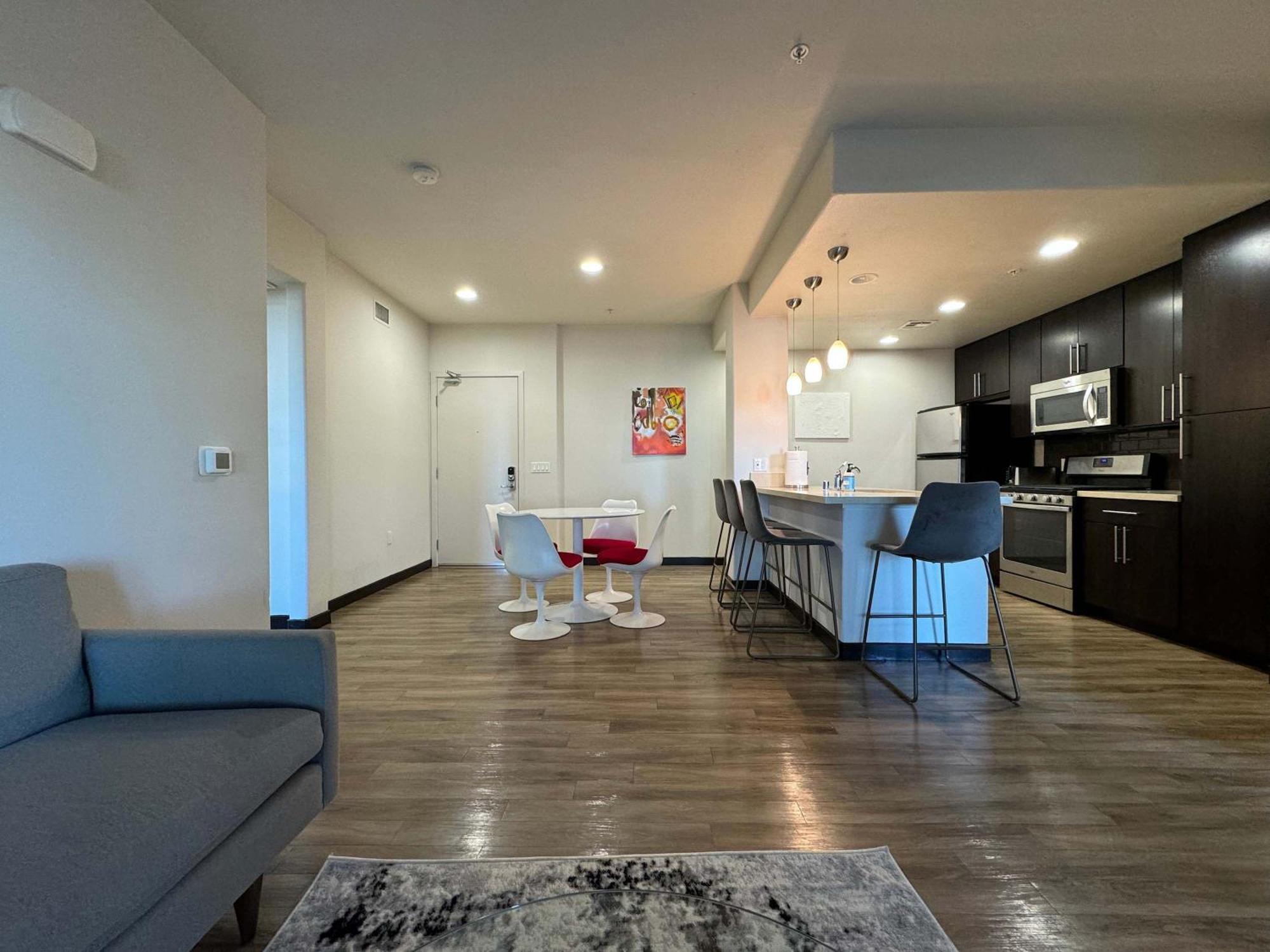2br Weho Mid Century Luxury *