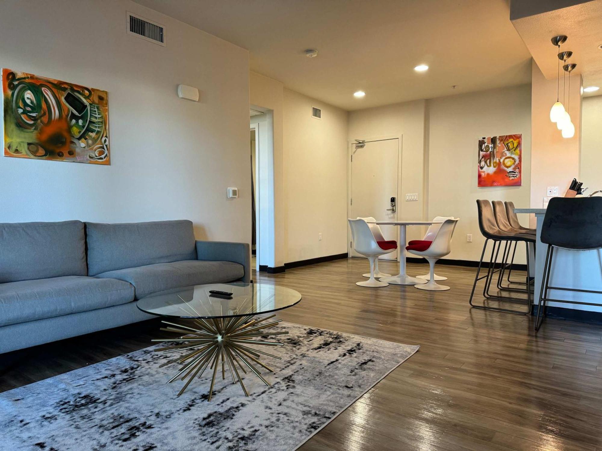 2br Weho Mid Century Luxury *