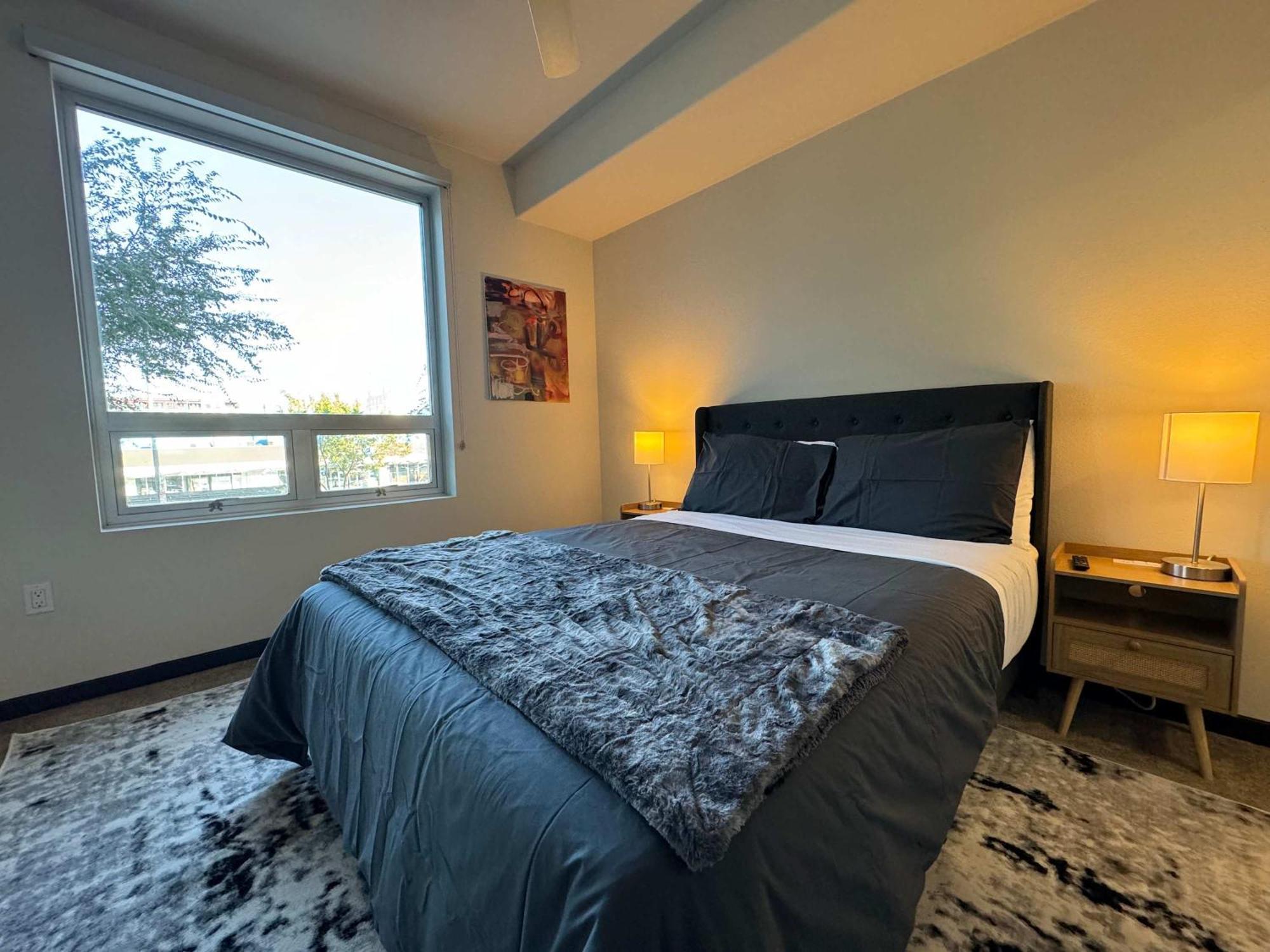 2br Weho Mid Century Luxury Apartment Los Angeles