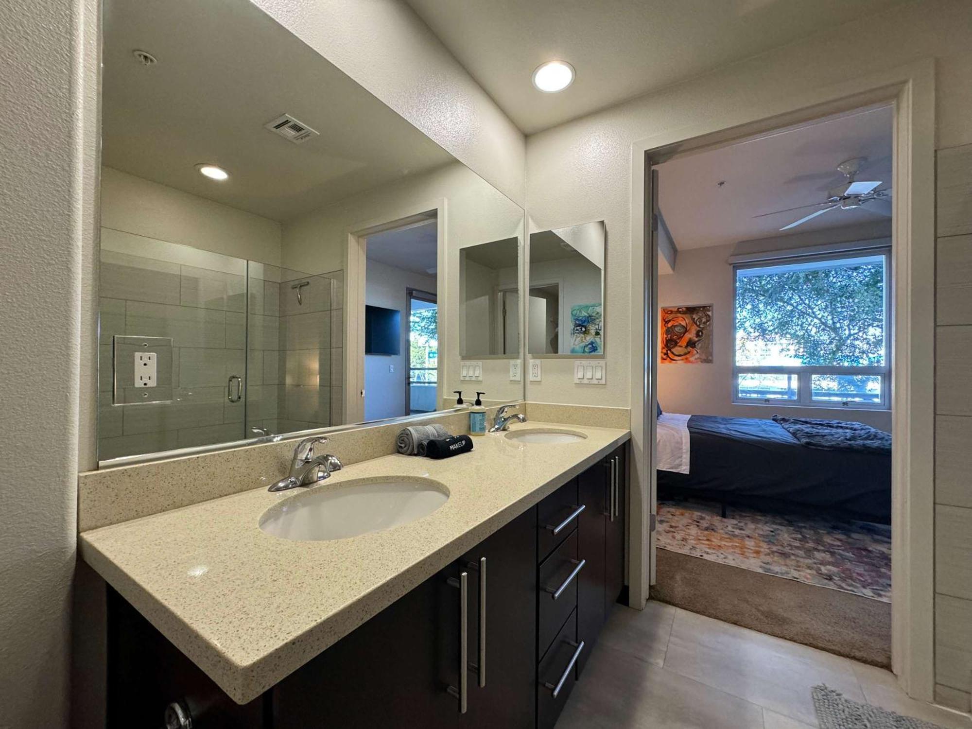 2br Weho Mid Century Luxury *