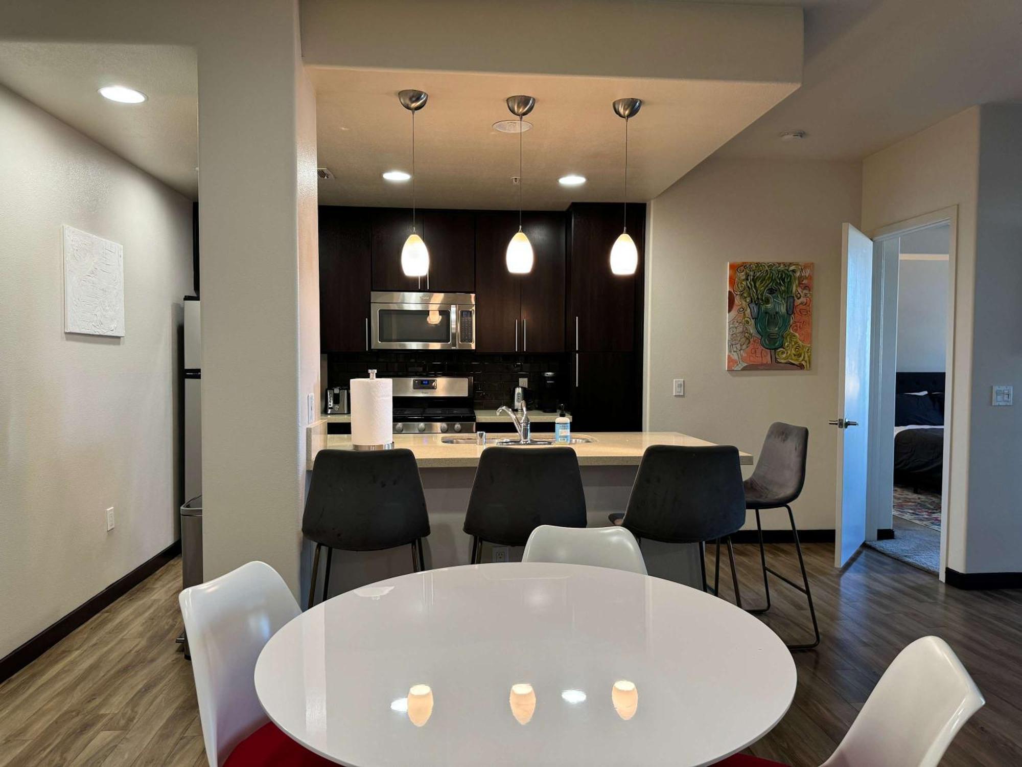 2br Weho Mid Century Luxury